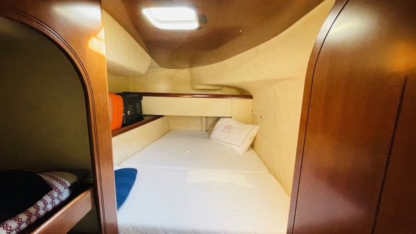 2005 FOUNTAINE PAJOT ATHENA 38