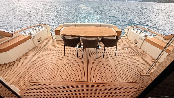 2020 MONTE CARLO YACHTS MCY 80