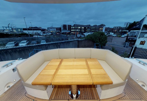 2018 SUNSEEKER MANHATTAN 52