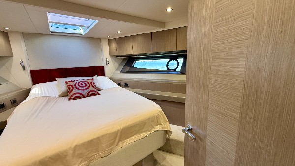 2018 SUNSEEKER MANHATTAN 52