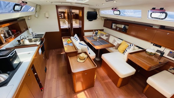 2011 BENETEAU OCEANIS 50