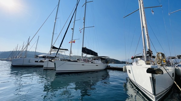 2011 BENETEAU OCEANIS 50