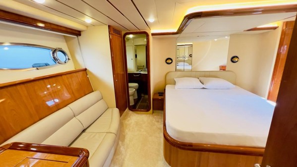2002 FERRETTI 680 