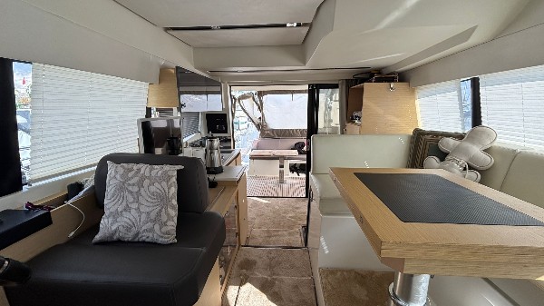 2015 PRESTIGE 420 FLY