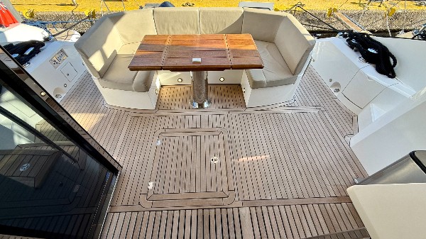 2018 SUNSEEKER MANHATTAN 52