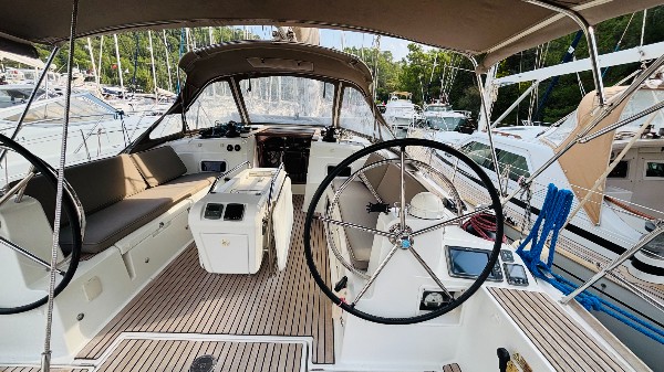 2013 JEANNEAU SUN ODYSSEY 469