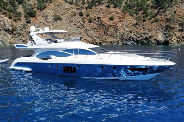 2010 AZIMUT 70