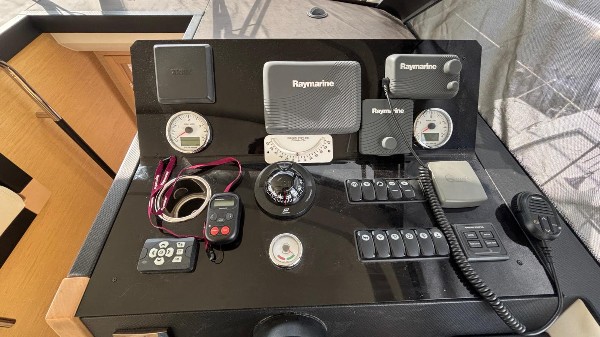 2015 PRESTIGE 420 FLY