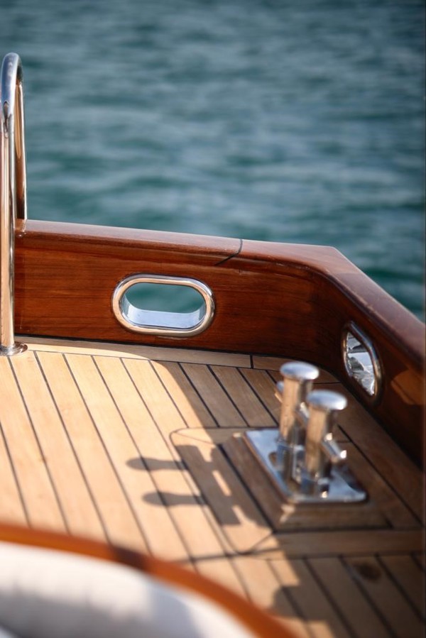 2009 TAKA YACHTS LOBSTER 18M