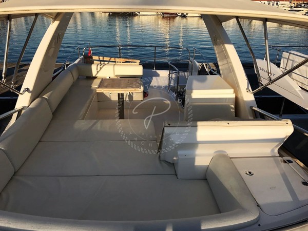 2010 AZIMUT 53 FLY