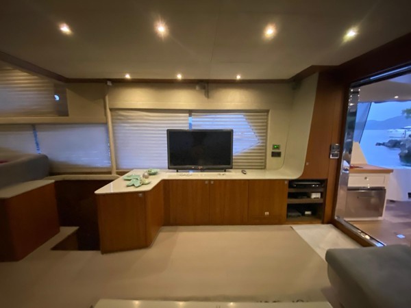 2010/2021 NUMARINE 78 FLY