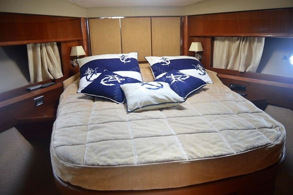 2008 PRINCESS 54