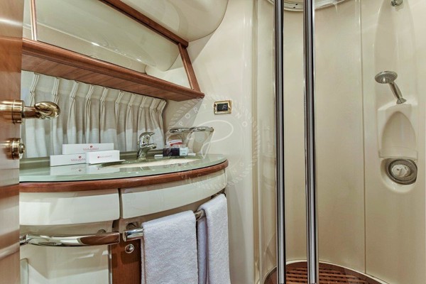 2005 AZIMUT 62