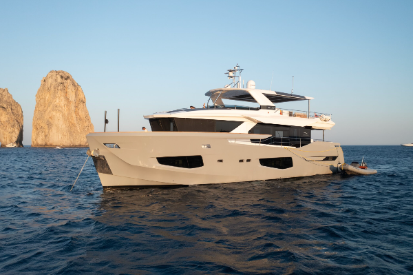 2023 MOTOR YACHT 26 M 