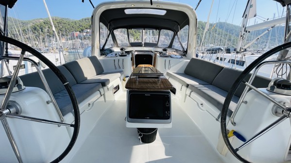2011 BENETEAU OCEANIS 50