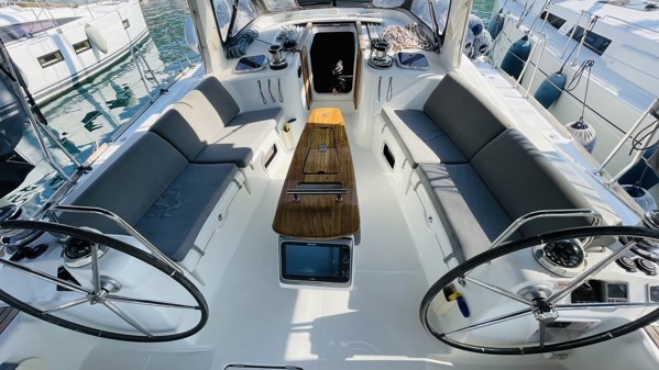 2011 BENETEAU OCEANIS 50