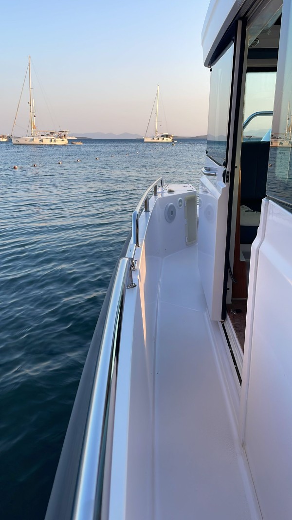 20 AXOPAR 28 CABIN