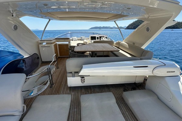 2010 AZIMUT 70