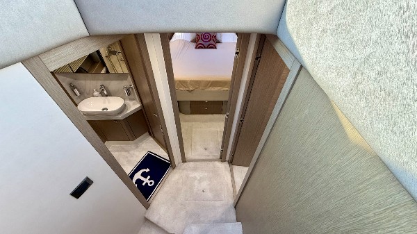 2018 SUNSEEKER MANHATTAN 52