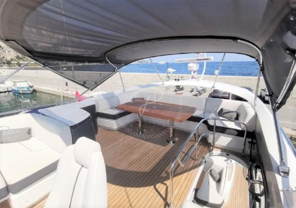 2015 PRINCESS 72S