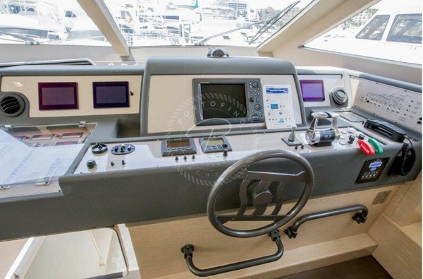 2014 FERRETTI YACHTS 690
