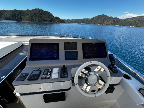 2022 AZIMUT GRANDE 27