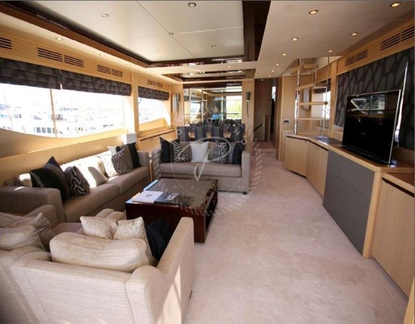 2010 PRINCESS 85