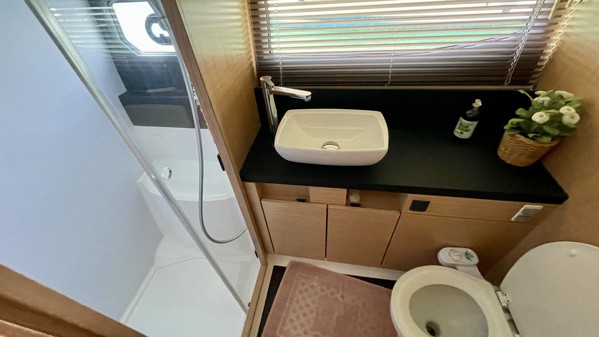 2018 BAVARIA R40