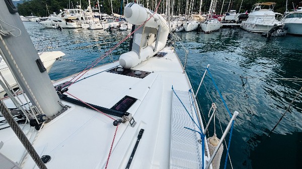 2013 JEANNEAU SUN ODYSSEY 469