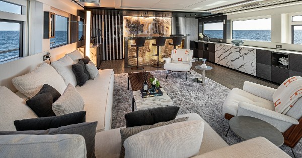 2024 MOTOR YACHT 37 M