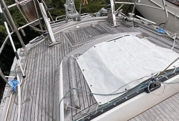 1985 HALLBERG-RASSY 38