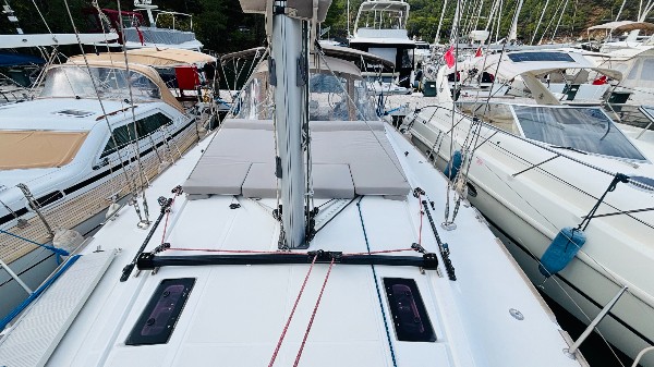 2013 JEANNEAU SUN ODYSSEY 469