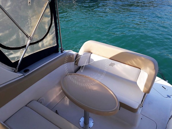 2010 FOUR WINNS V285