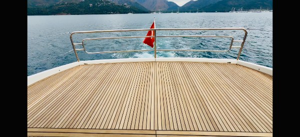 2020 MONTE CARLO YACHTS MCY 80