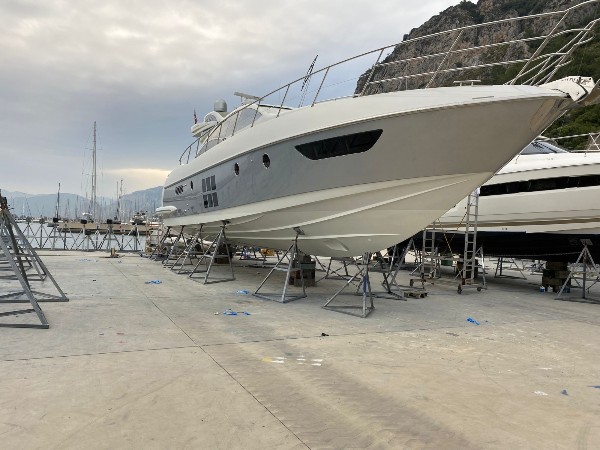 2012 AZIMUT 62S