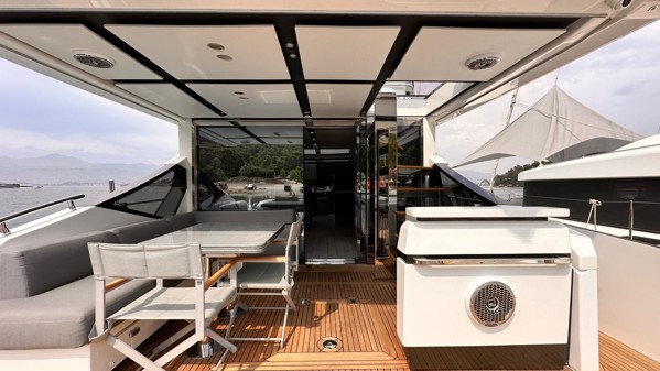 2019 AZIMUT S7