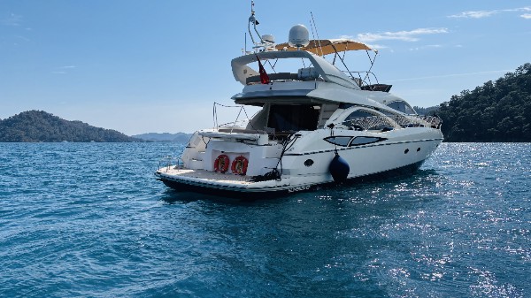 2001 SUNSEEKER MANHATTAN 64