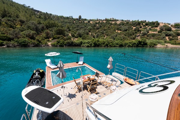 2009/2022 MOTOR YACHT 35M 