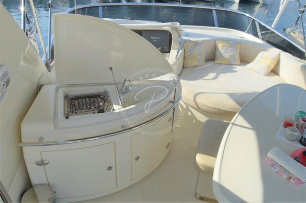 2010 AZIMUT 55 FLY