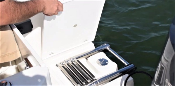 2016 SAILFISH 325 DC