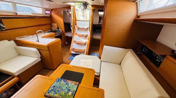 2013 JEANNEAU SUN ODYSSEY 469