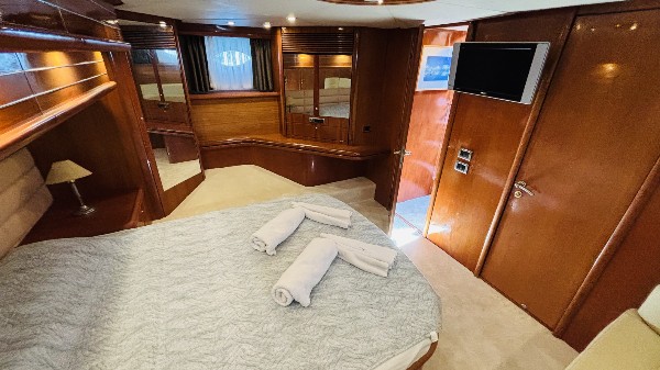 2001 SUNSEEKER MANHATTAN 64