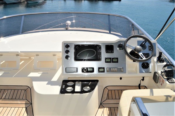 2014 ABSOLUTE 52 FLY