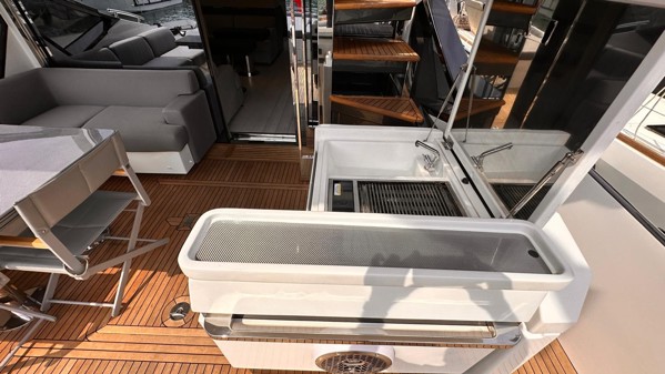 2019 AZIMUT S7