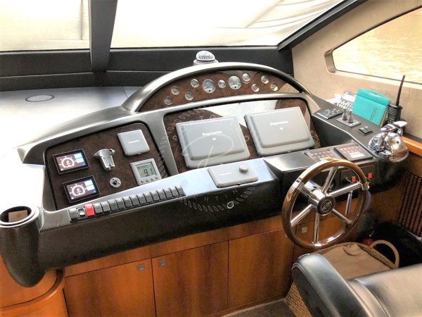 2007 SUNSEEKER 82