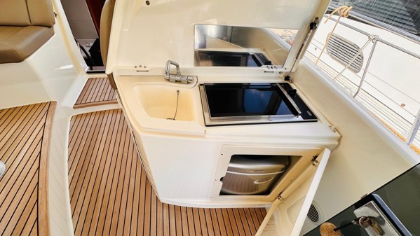2011 PRESTIGE 440 S 