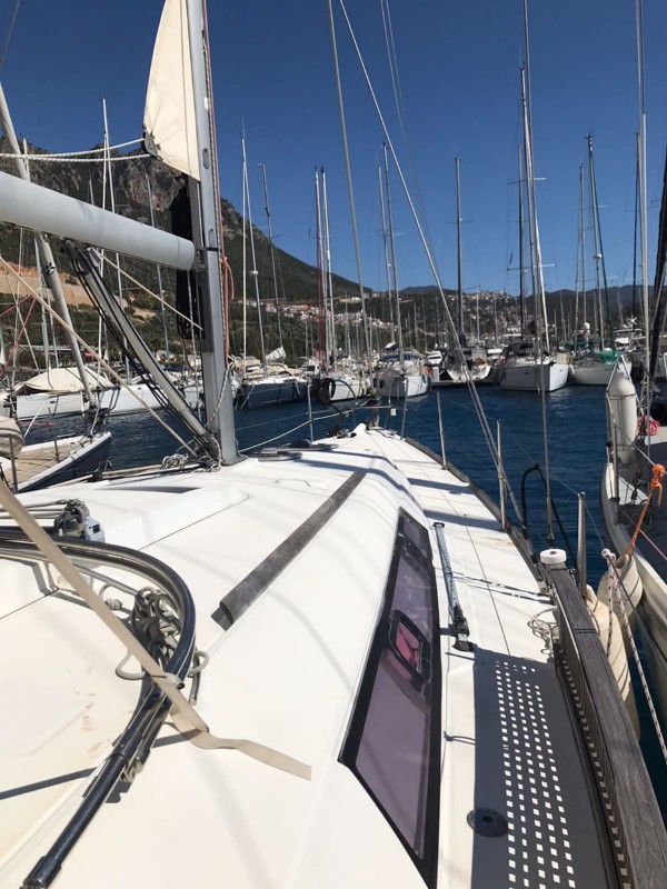 2008 BENETEAU OCEANIS 37