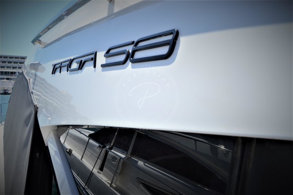 2012 FAIRLINE TARGA 58