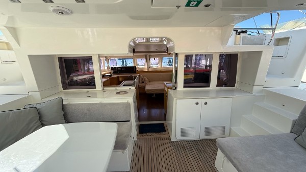 2011 LAGOON 450 F OWNER’S VERSION