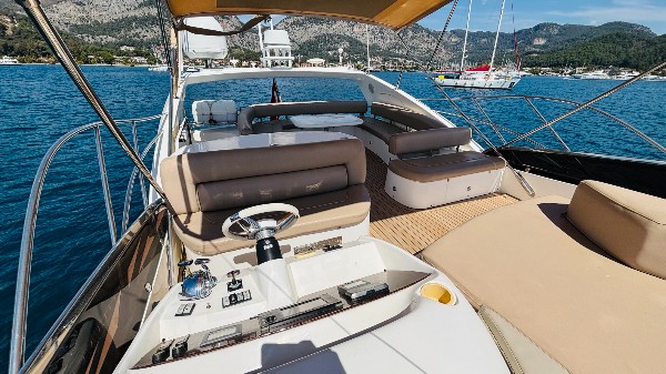 2001 SUNSEEKER MANHATTAN 64